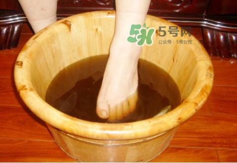 生姜泡腳怎么弄？生姜泡腳要去皮嗎