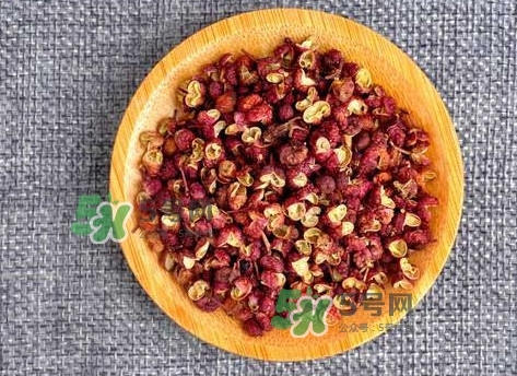 花椒水泡腳有什么功效？花椒水泡腳去濕氣嗎