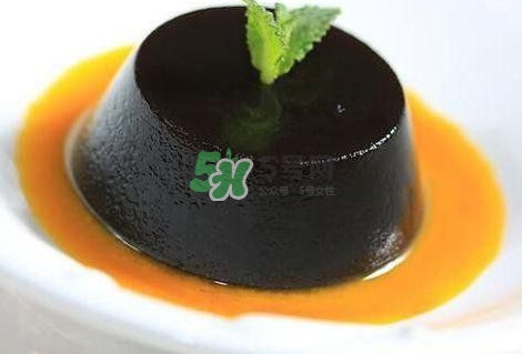 龜苓膏男人能吃嗎？龜苓膏吃多了會(huì)怎么樣