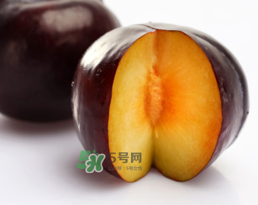 黑布李多少錢一斤？黑布李和紅布李哪個貴？