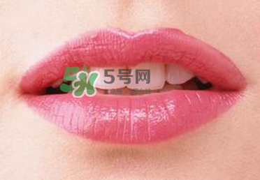 你的嘴唇為什么起泡 嘴唇上的水泡治不好嗎？