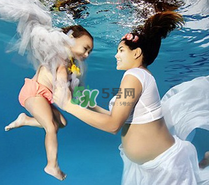 家里有寵物狗對(duì)孕婦好嗎？懷孕了家里有寵物要緊嗎？
