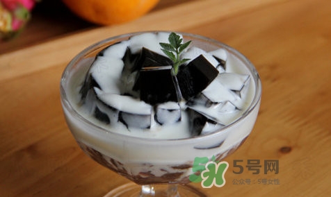 龜苓膏能帶上飛機(jī)嗎？龜苓膏能去火嗎？