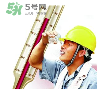 夏天防止中暑吃什么？夏天防中暑喝什么？
