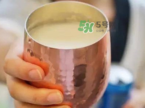 奶啤是酸奶的一種嗎？奶啤會(huì)不會(huì)醉？