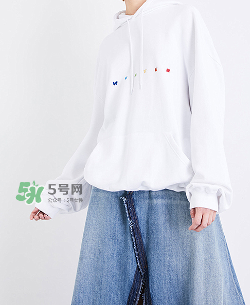vetements sweater衛(wèi)衣多少錢(qián)_在哪買(mǎi)？