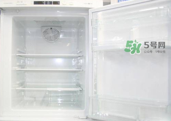 冰箱夏天溫度應(yīng)該調(diào)到幾檔？冰箱里面冰太多怎么辦