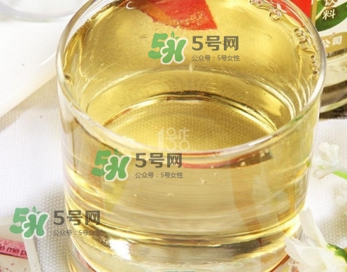 金銀花露可以當(dāng)飲料喝嗎？金銀花露喝多了會(huì)不會(huì)有害