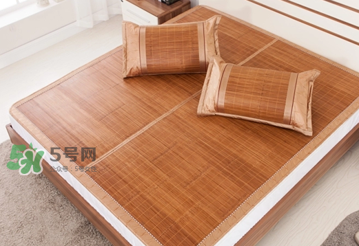三伏天坐月子可以睡涼席嗎？夏天坐月子可以睡涼席嗎？