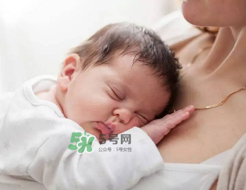 三伏天坐月子可以開窗戶嗎？夏天坐月子能開窗戶嗎？