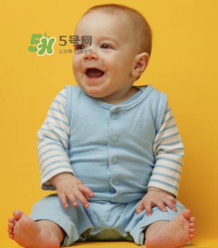 6個月寶寶不能喝水嗎？寶寶多大可以喝水呢？