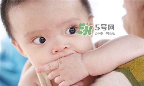 3~5個月的寶寶有多了解這個世界？寶寶睡眠習慣如何規(guī)范？