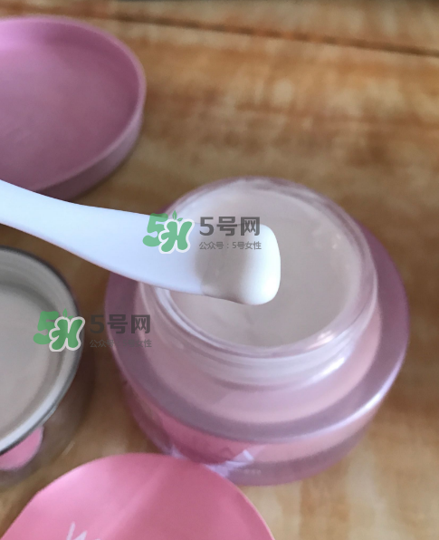 溫碧泉素顏霜好用嗎？溫碧泉素顏霜多少錢？