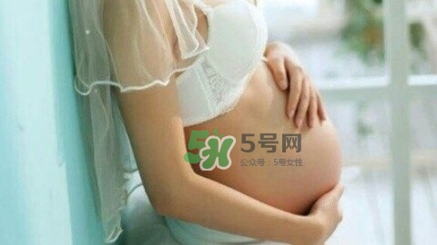 孕期肚皮癢是怎么回事？妊娠紋癢怎么辦？
