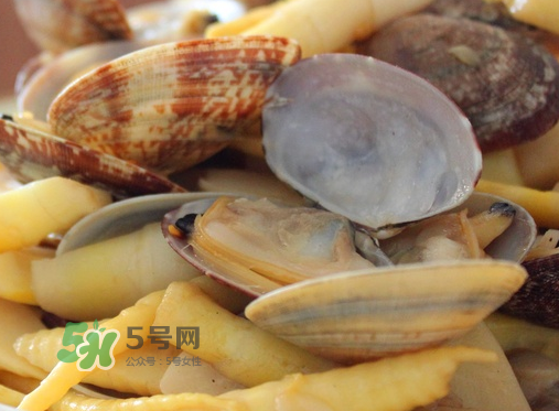 花蛤開(kāi)口了還能吃嗎？花蛤開(kāi)口不動(dòng)還能吃嗎？