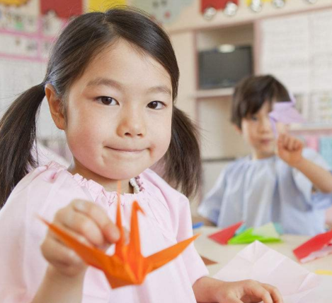 孩子在幼兒園受欺負怎么辦？孩子在幼兒園不合群怎么辦？