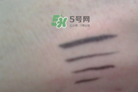 mac眼線液筆怎么用？mac魅可眼線液筆使用方法