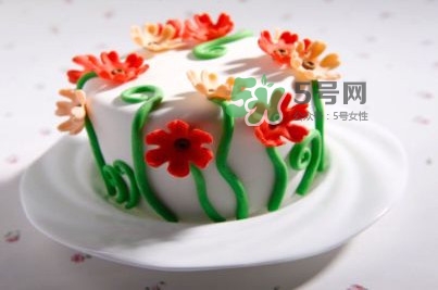 翻糖蛋糕師為什么那么火？翻糖蛋糕為何被稱為天價(jià)蛋糕