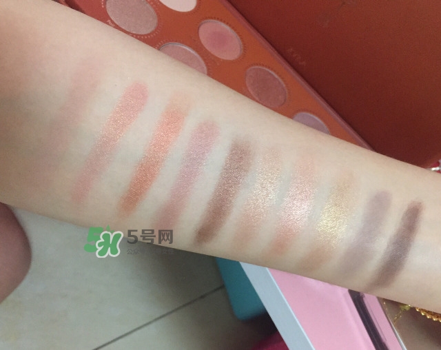 zoeva玫瑰金眼影盤(pán)怎么畫(huà)？zoeva rose golden畫(huà)法教程