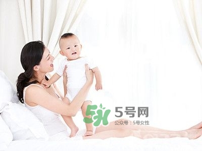 產(chǎn)后憂郁是這樣來的！這些話絕對別對新手媽媽說！