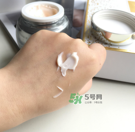 赫蓮娜至美溯顏菁華霜好用嗎？赫蓮娜至美溯顏菁華霜怎么樣？