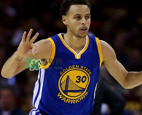 under armour curry 4庫里第四代戰(zhàn)靴中國配色怎么樣？