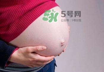 孕期可以蹲著上廁所嗎？孕期上廁所會壓到寶寶嗎？