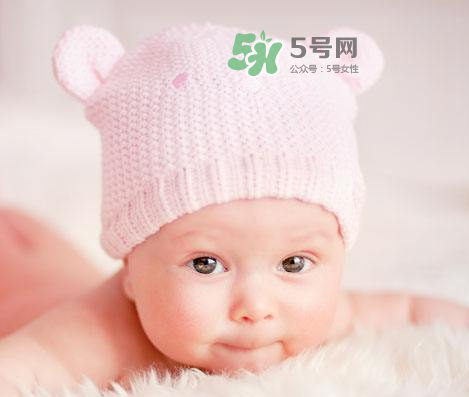 立秋后寶寶要穿什么衣服？立秋后寶寶要穿襪子嗎？