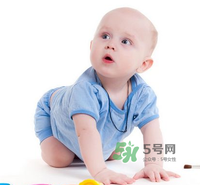 立秋后寶寶要穿什么衣服？立秋后寶寶要穿襪子嗎？