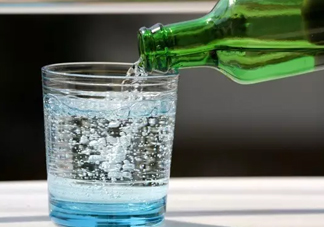 蘇打水是碳酸飲料嗎？蘇打水和碳酸飲料的區(qū)別