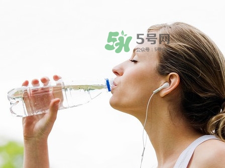 蘇打水可以加熱嗎？蘇打水能加熱喝嗎