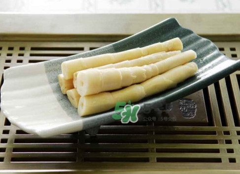 苦筍可以和排骨一起煮嗎？排骨能和苦筍一起吃嗎