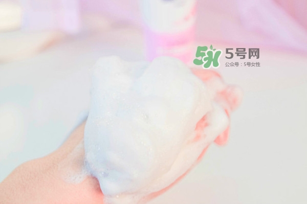 碧柔卸妝潔面乳好用嗎？碧柔卸妝潔面乳怎么用？