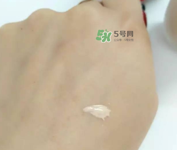 玫珂菲水粉霜怎么樣？玫珂菲全新雙用水粉霜好用嗎？