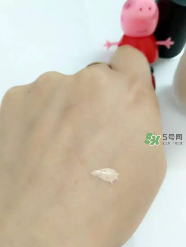 玫珂菲水粉霜怎么樣？玫珂菲全新雙用水粉霜好用嗎？