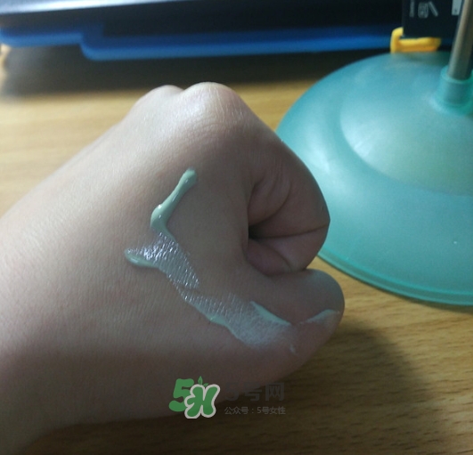 Make up forever浮生若夢隔離霜怎么樣？浮生若夢隔離好用嗎？