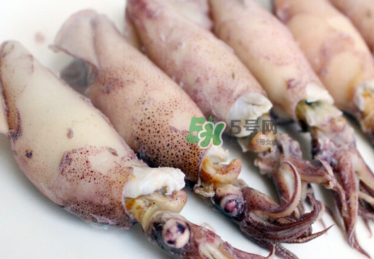 魷魚仔怎么清洗圖解？小魷魚怎么清洗？