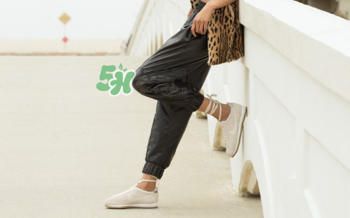 alc與nike cortez聯(lián)名在哪買？alc與耐克阿甘鞋聯(lián)名哪里有賣的？