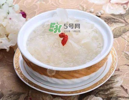 燕窩和銀耳的功效一樣嗎？燕窩和銀耳的區(qū)別？