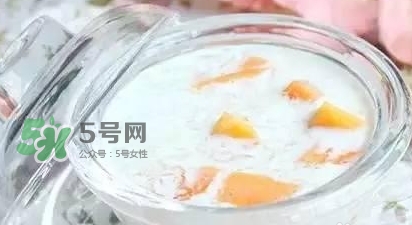 燕窩里面含有激素嗎？燕窩兒童吃了會(huì)不會(huì)性早熟？