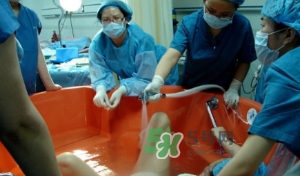 產(chǎn)后媽媽自述：水中分娩是一種什么體驗(yàn)？