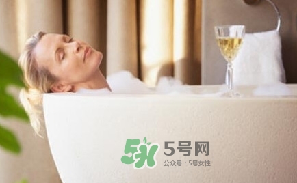 洗澡到底先洗身還是先洗頭？洗澡的正確順序是怎樣的