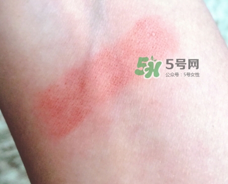 mac魅可立體凝彩唇膏怎么用？魅可立體凝彩唇膏真假辨別