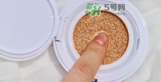 蘭蔻小粉盒氣墊怎么樣？蘭蔻小粉盒氣墊好用嗎
