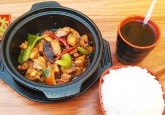 黃燜雞米飯多少錢一份？黃燜雞米飯?zhí)攸c是什么