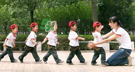 想生多胞胎怎樣調(diào)理？多胞胎國家補(bǔ)貼多少錢？
