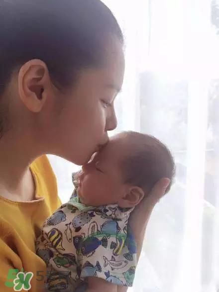 生孩子會(huì)遇到尷尬的事情有哪些？生孩子會(huì)變老嗎？