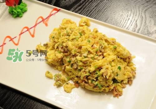 順產(chǎn)前做什么運(yùn)動(dòng)生得快？順產(chǎn)前吃什么有助分娩？