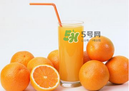 吃橙子和喝橙汁的區(qū)別 哪種更營養(yǎng)？