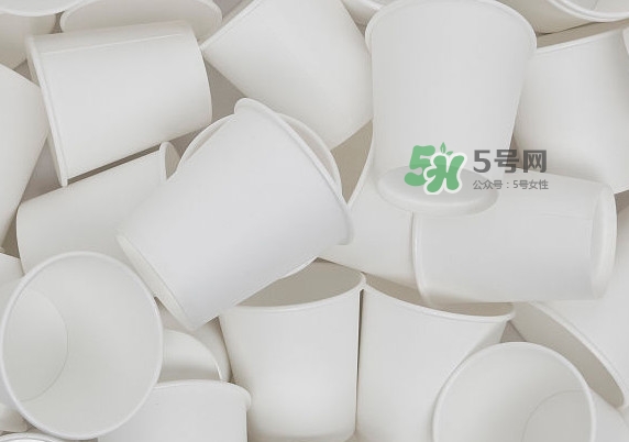 一次性紙杯能做蛋糕嗎？一次性紙杯可以放微波爐嗎？